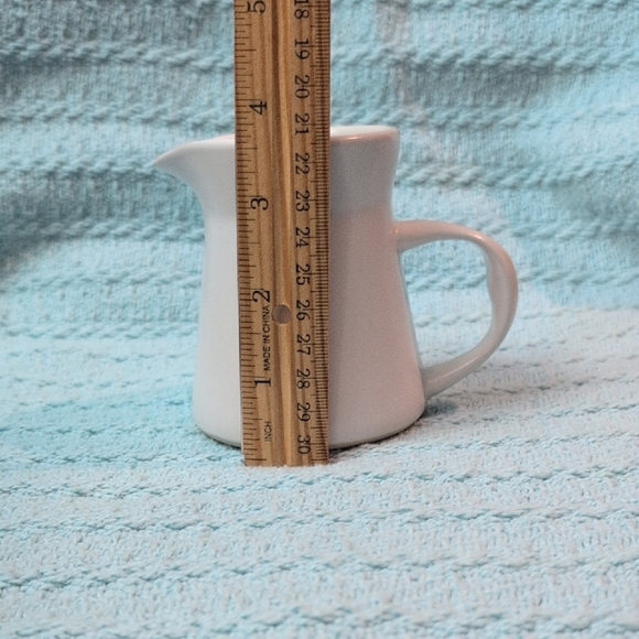 Elegant White Matte Ceramic Pitcher Bennington Potters Vermont - Picture 3 of 5